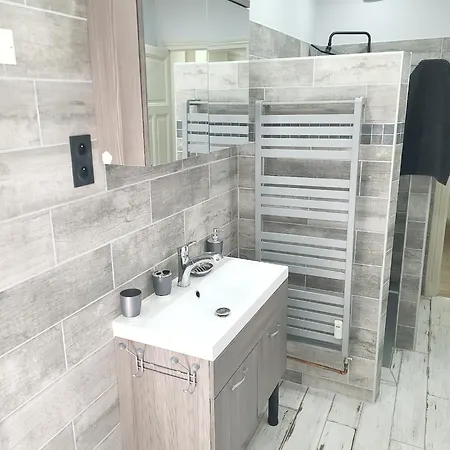 Confortable à La Bourboule, 64 M², Balcons Agréables