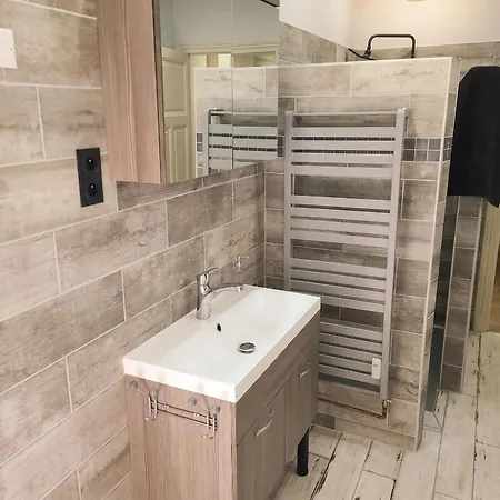 Confortable à La Bourboule, 64 M², Balcons Agréables