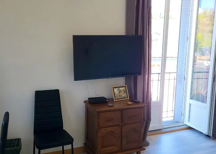 Confortable à La Bourboule, 64 M², Balcons Agréables Appartement *